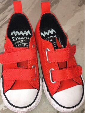 Converse X Peanuts Chuck Taylors 8C